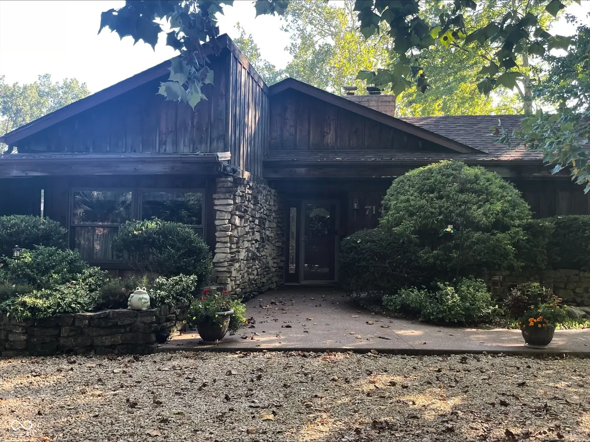 714 Edgewood DR, Batesville, IN 47006
