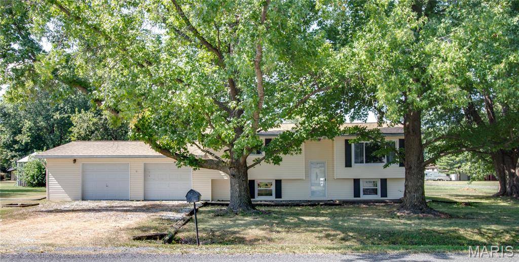 23309 Glenda AVE, Jerseyville, IL 62052