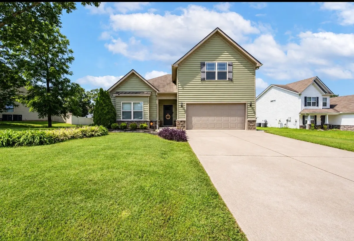 813 Silverhill Dr, Murfreesboro, TN 37129