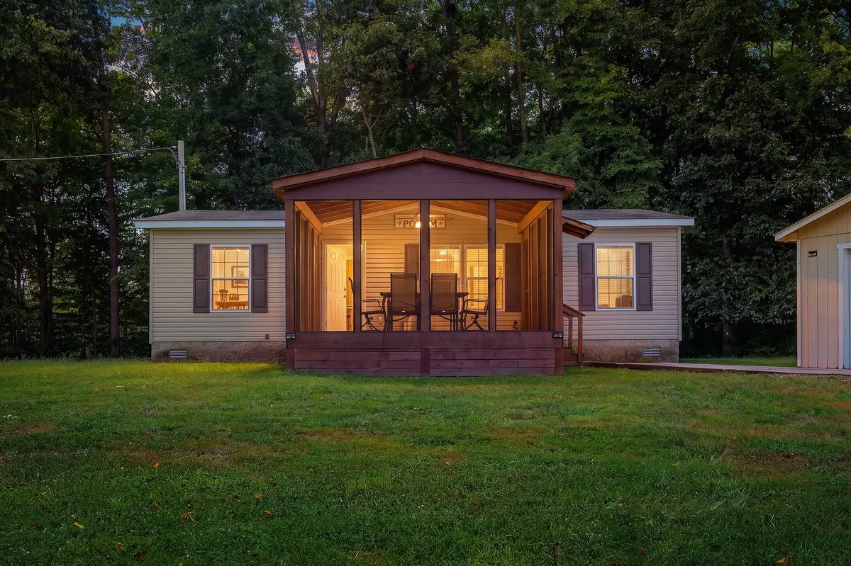 552 Beaver Ln, Gainesboro, TN 38562
