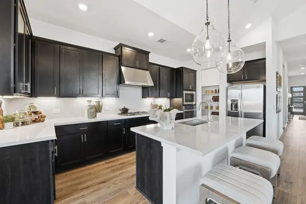 481 Emerald Walk LOOP, Dripping Springs, TX 78620
