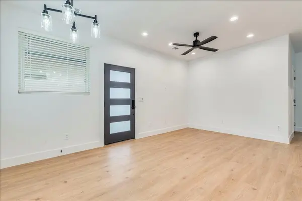 2302 Maxwell LN #2, Austin, TX 78741