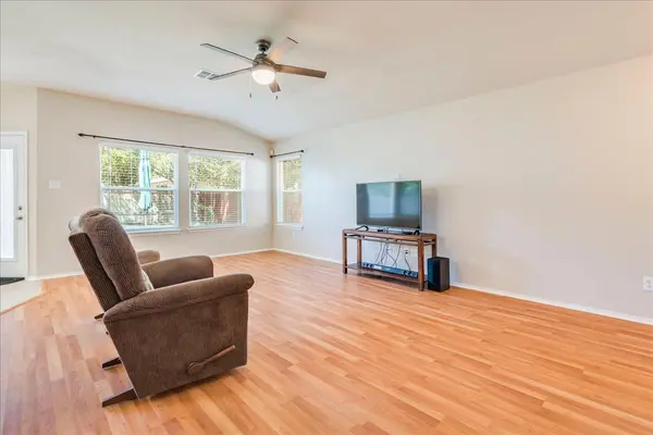 1327 Rosie LN, Cedar Park, TX 78613