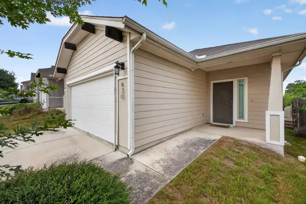 430 Twisted Oaks LN, Buda, TX 78610