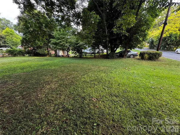 1010 Lomond AVE, Charlotte, NC 28206