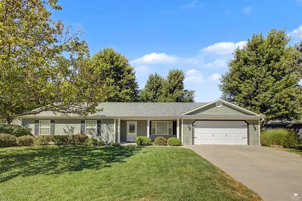 3842 Fox Ridge DR, Manhattan, KS 66502