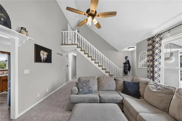 306 Lakeland DR, Smithville, MO 64089