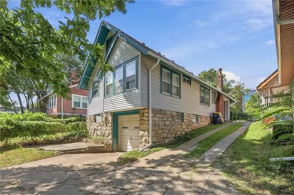 3823 Genessee ST, Kansas City, MO 64111