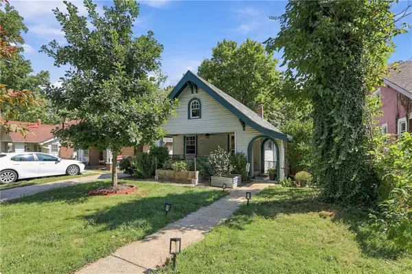 3823 Genessee ST, Kansas City, MO 64111