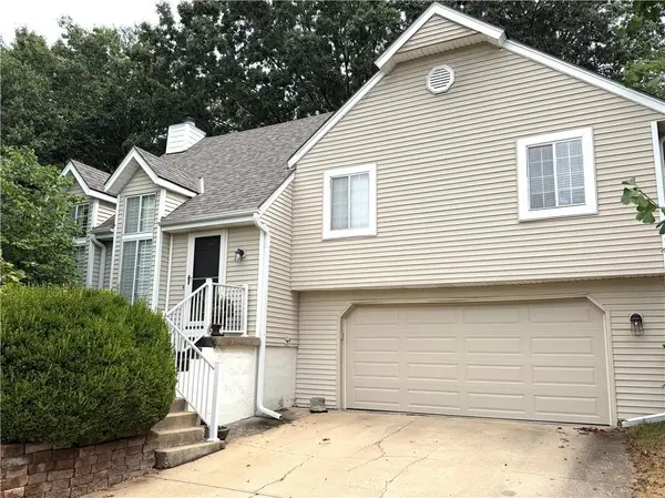 1036 S Lindenwood DR, Olathe, KS 66062