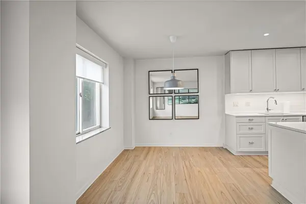 4550 Warwick BLVD #408, Kansas City, MO 64111