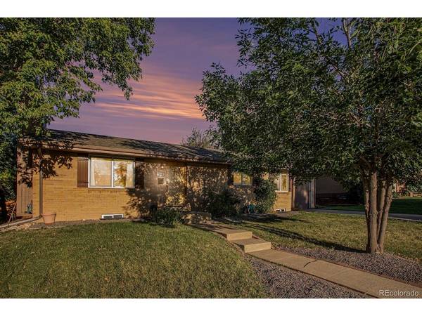 6634 S Penrose, Centennial, CO 80121