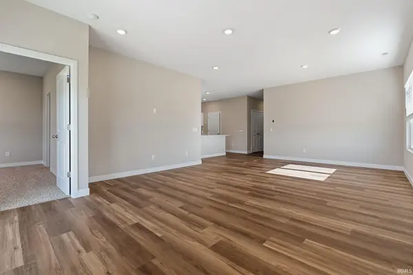 1031 Butler Lake CT, Fort Wayne, IN 46818