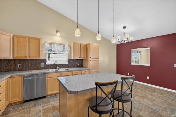 3031 N Cantlin DR, Bloomington, IN 47404-1395