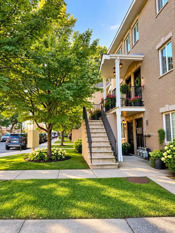 3705 Pratt AVE #2C, Bronx, NY 10466