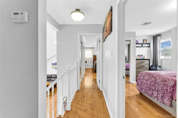 921 N Fletcher AVE, Valley Stream, NY 11580