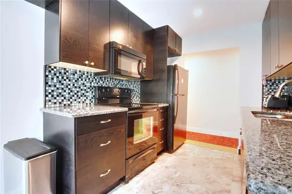 2453 Union BLVD #39B, Islip, NY 11751
