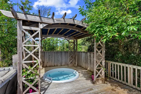 480 Tarpon WALK, Fire Island Pines, NY 11782