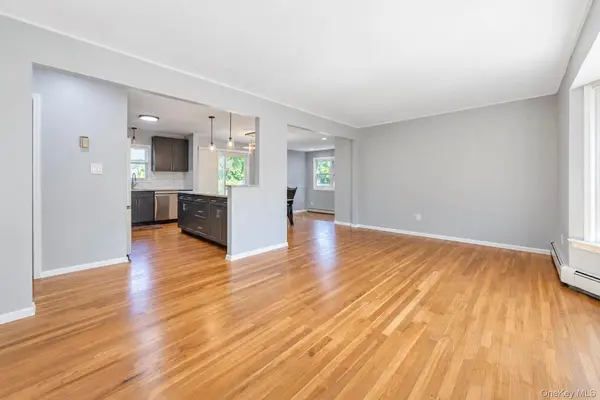 1 Azealia CT, Commack, NY 11725