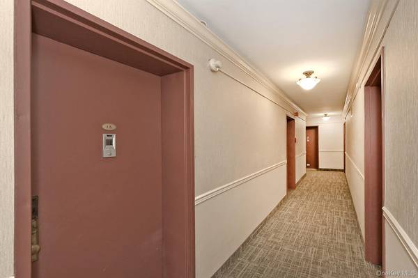 370 W Broadway #1A, Long Beach, NY 11561