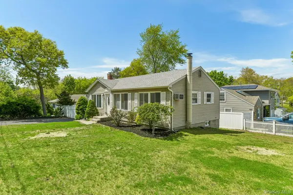 37 Harper ST, Patchogue, NY 11772