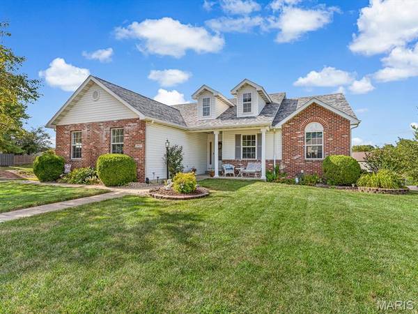 2557 Spyglass CT, Edwardsville, IL 62025