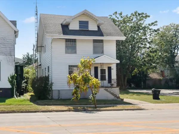 811 E Washington ST, Bloomington, IL 61701