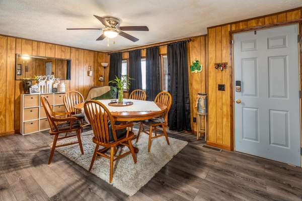 407 N Sims ST, Royalton, IL 62983
