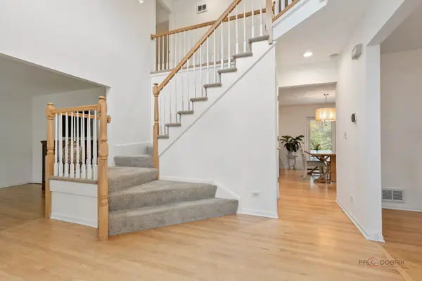 737 Joel LN, Buffalo Grove, IL 60089