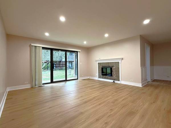 4770 Calvert DR #A1, Rolling Meadows, IL 60008