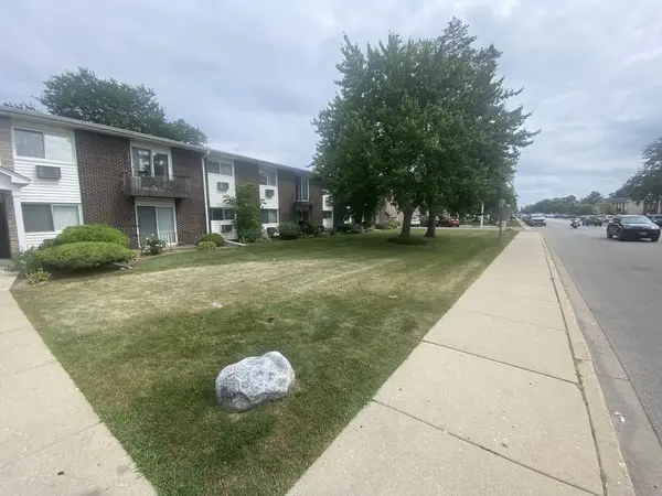 9581 DEE RD #2L, Des Plaines, IL 60016