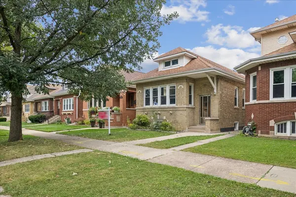 5325 N Linder AVE, Chicago, IL 60630