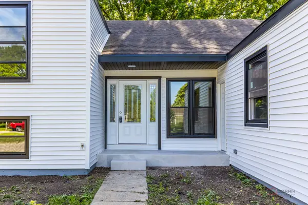1482 Pebblestone CV, Wheaton, IL 60189