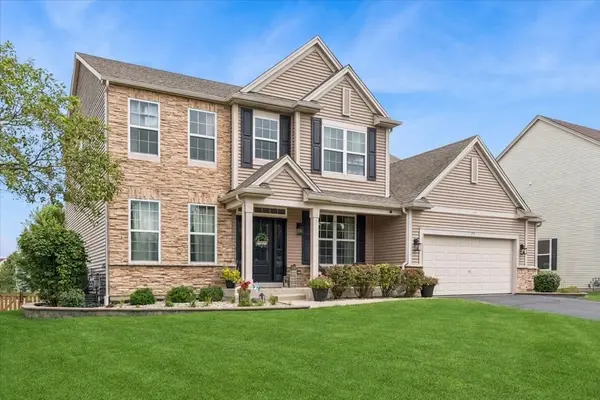 711 Jorstad DR, North Aurora, IL 60542