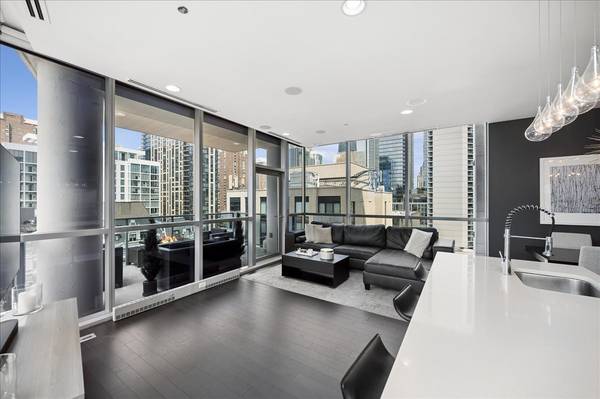 110 W Superior ST #1003, Chicago, IL 60654