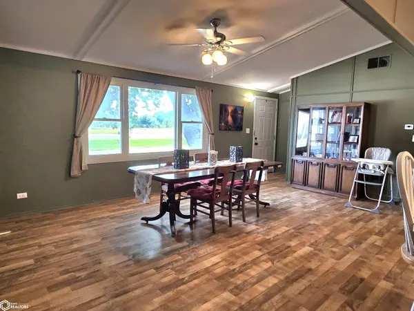 16464 Dmc Highway 34, West Burlington, IA 52655