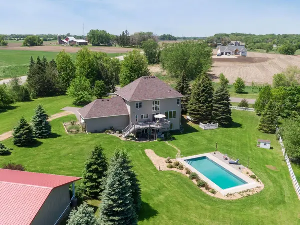 9820 High Bluff LN, Corcoran, MN 55340