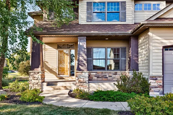 1740 Sandbar CIR, Waconia, MN 55387
