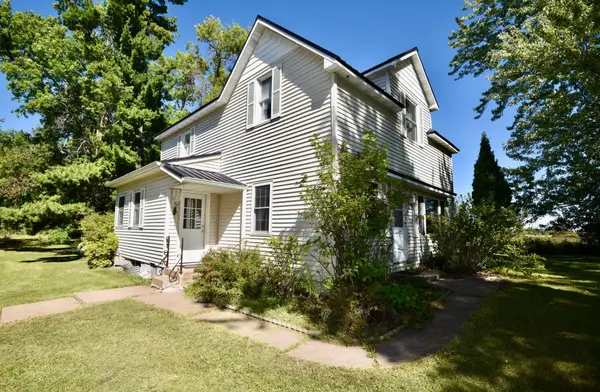 2425 421st AVE NE, Braham, MN 55006