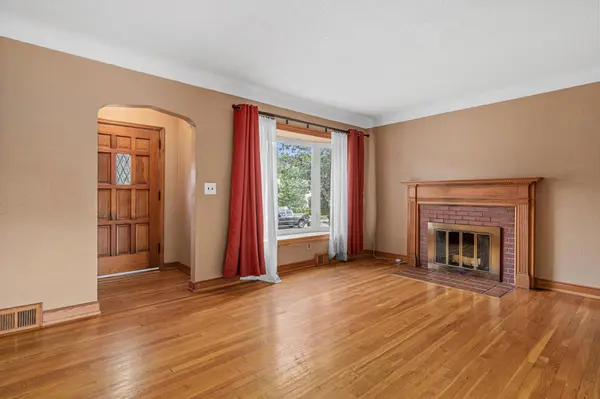 1639 Chamber ST, Saint Paul, MN 55106