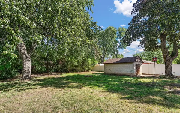 2624 Bittersweet LN, Maplewood, MN 55109