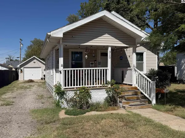 310 W 13th Ave, Hutchinson, KS 67502-1234