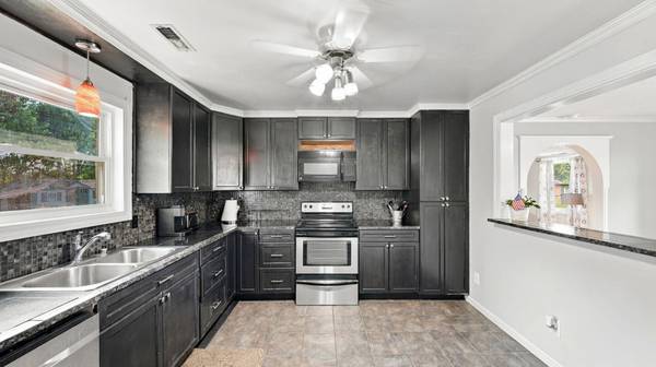 1389 Meadowood Drive, Hixson, TN 37343