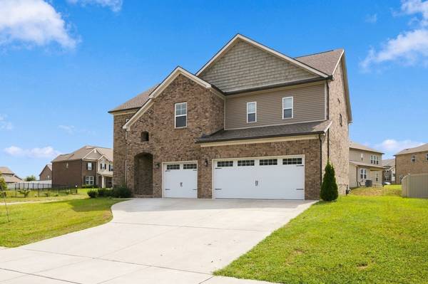 901 Carnation Dr, Smyrna, TN 37167