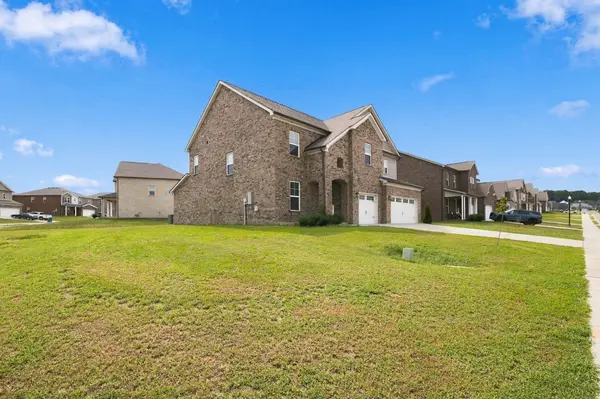 901 Carnation Dr, Smyrna, TN 37167