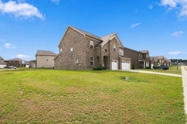 901 Carnation Dr, Smyrna, TN 37167