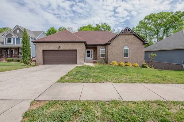 813 Tanager Pl, Lebanon, TN 37087
