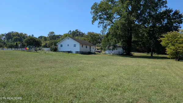 1933 Mountain Rd, Andersonville, TN 37705