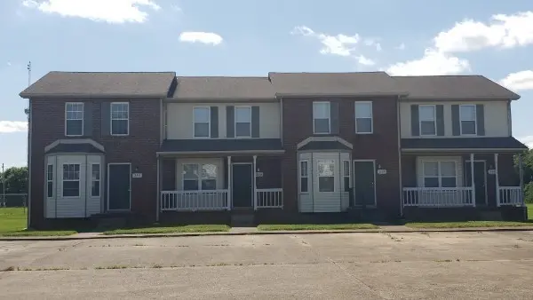 235 Tree Line Dr, Oak Grove, KY 42262