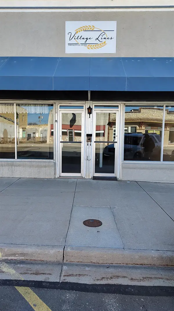 139 W Lincoln Ave, Lincoln, KS 67455